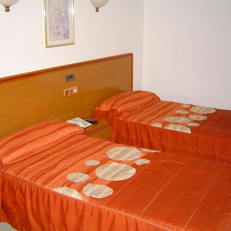 Hotel Lazaro カラモチャ 部屋 写真